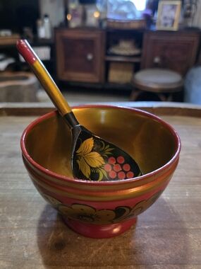 Russian Khokhloma Wooden Bowl and Spoon Set, Handmade Lacquered Floral Design